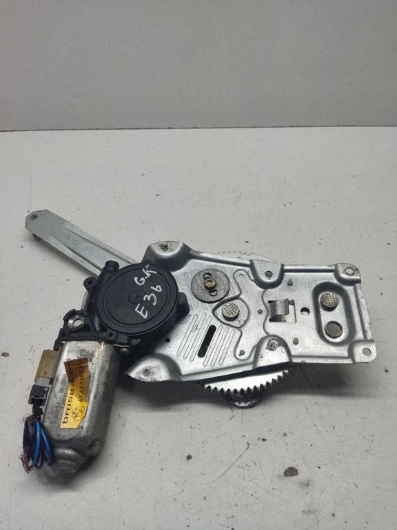 Rear door window regulator with motor 1387436