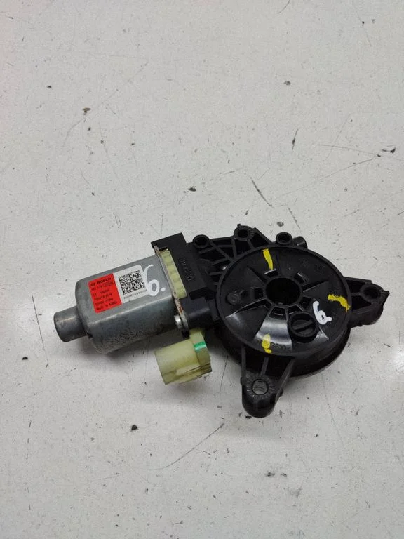 Rear door window regulator motor – KIA Ceed (2018-)