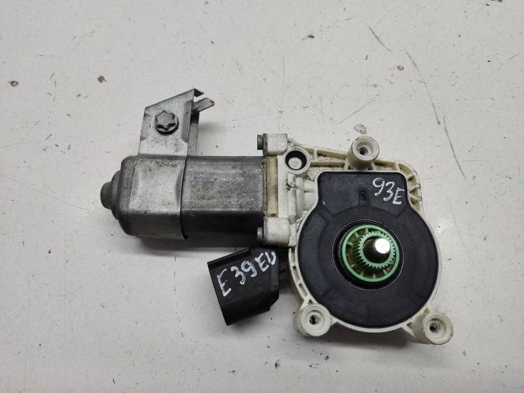 Rear door window regulator motor – BMW 5 Series E39 (1996-2003)
