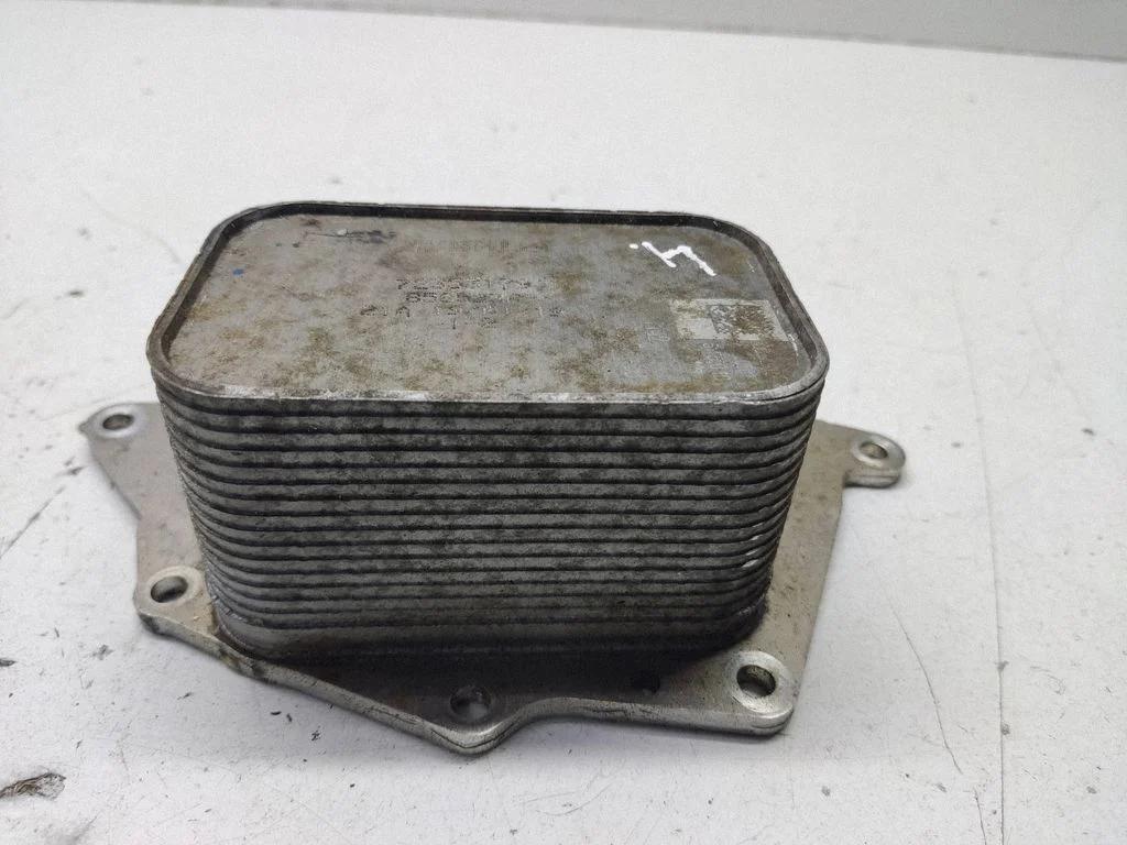 Oil filter mounting bracket 72353179