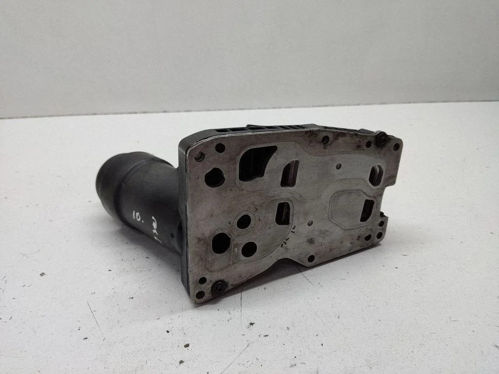 Oil filter mounting bracket – Mini Cooper Countryman R60 (2011-2016)