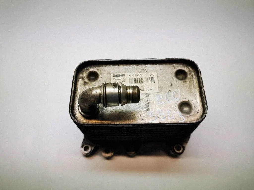 Oil filter mounting bracket 7803830