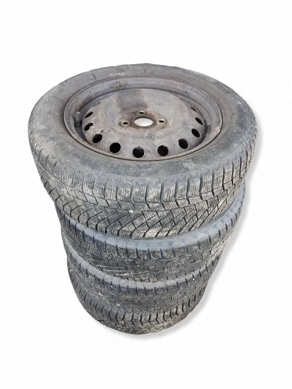 R15 steel rim – Toyota Corolla E120 E130 (2004-2007)
