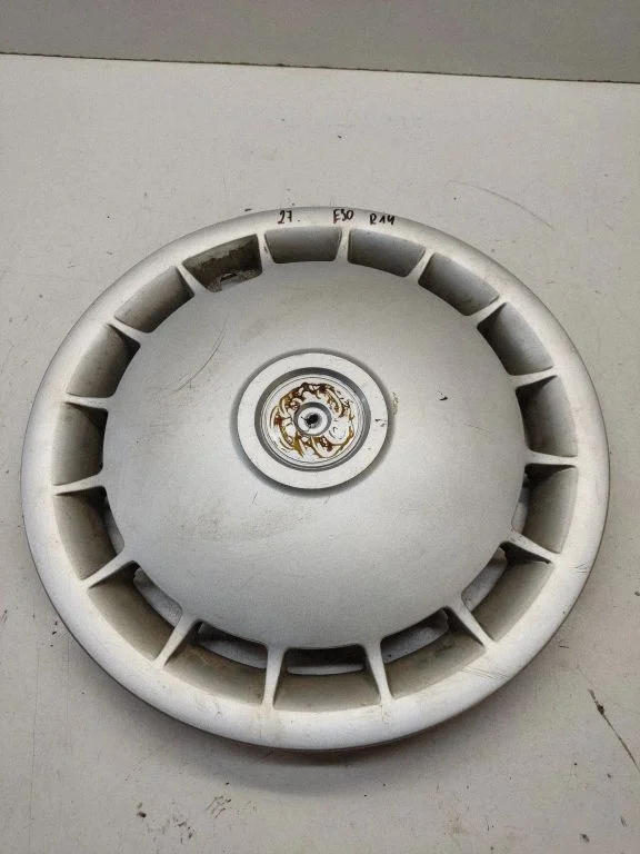 R14 wheel hub/cap/trim – BMW 3 Series E30 (1983-1994)