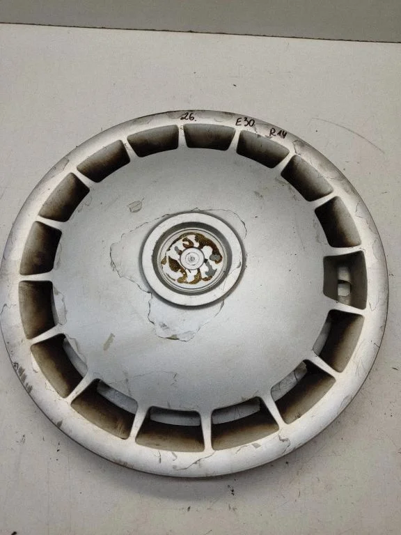 R14 wheel hub/cap/trim – BMW 3 Series E30 (1983-1994)