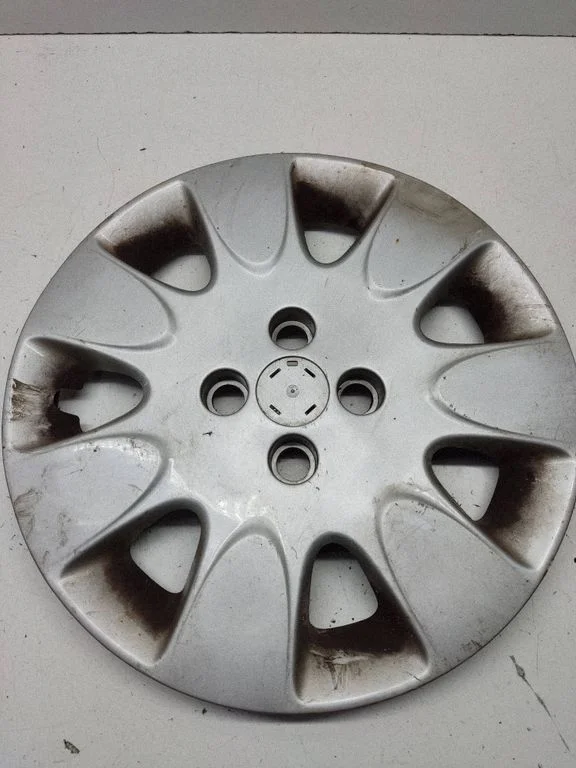 R15 wheel hub/cap/trim – Toyota Corolla E120 E130 (2004-2007)