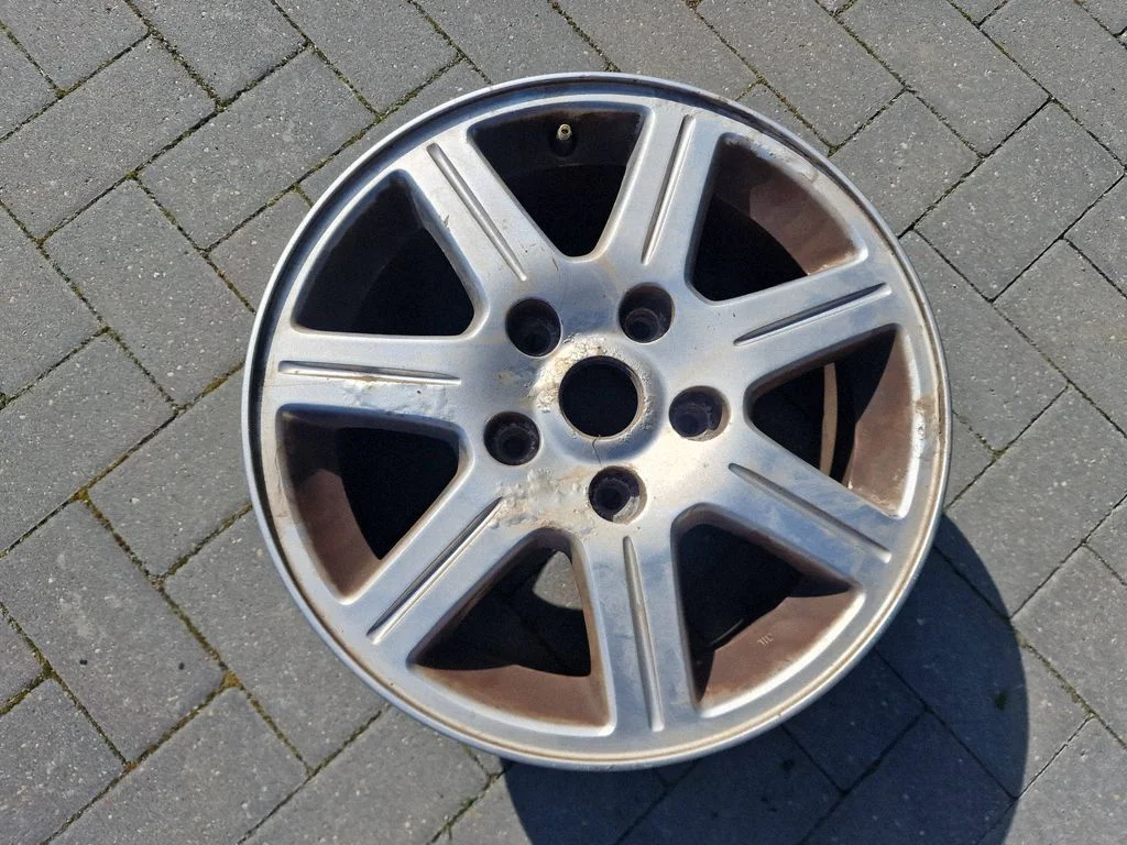 R16 alloy rim – Chrysler Grand Voyager V (2007-2015)