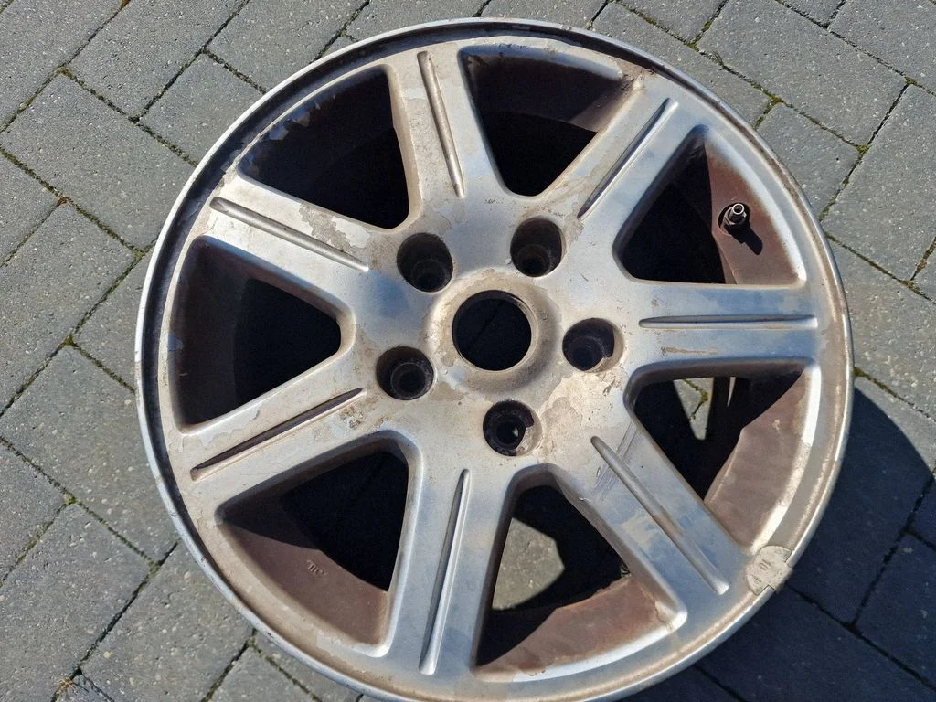 R16 alloy rim – Chrysler Grand Voyager V (2007-2015)
