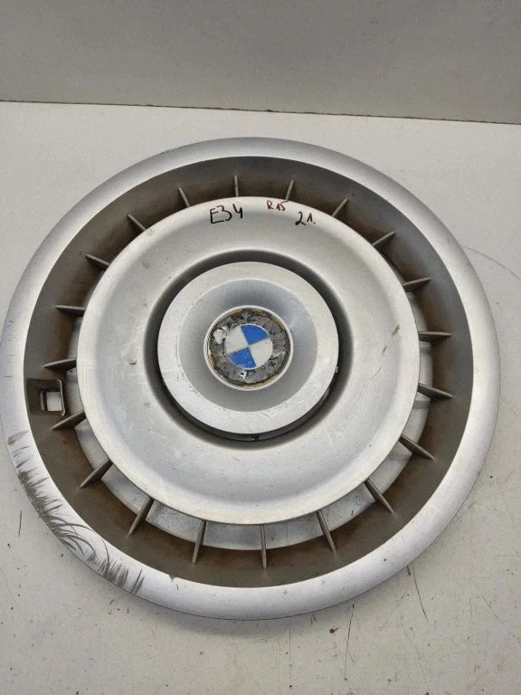 R15 wheel hub/cap/trim – BMW 5 Series E34 (1988-1996)