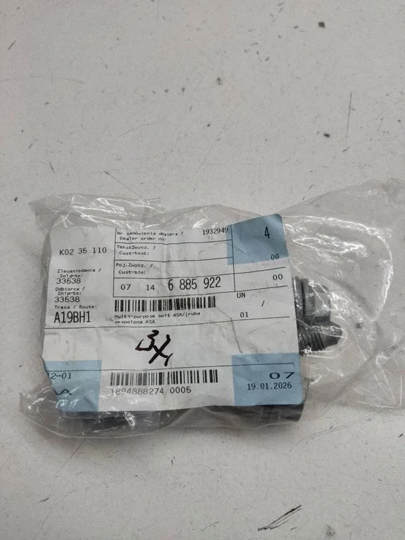 Nuts/bolts 6885922