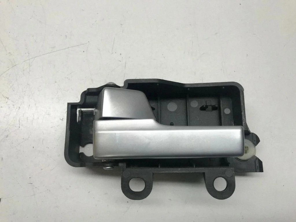 Esiukse sisemine käepide – Ford Focus C-MAX (2003-2010)