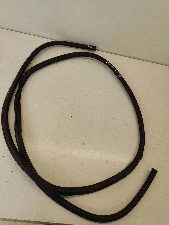 Uszczelka drzwi przednich (na karoserii) – BMW Seria 5 F10 F11 (2009-2016)