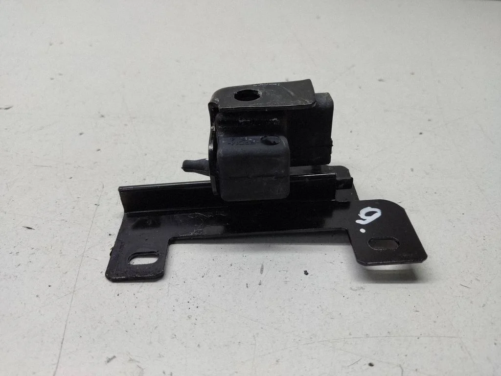 Sliding door upper roller guide/hinge – Mercedes-Benz Vito Viano W447 (2014-)