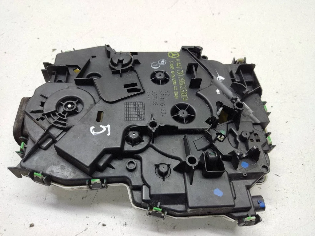 Sliding door lock – Mercedes-Benz Vito Viano W447 (2014-)