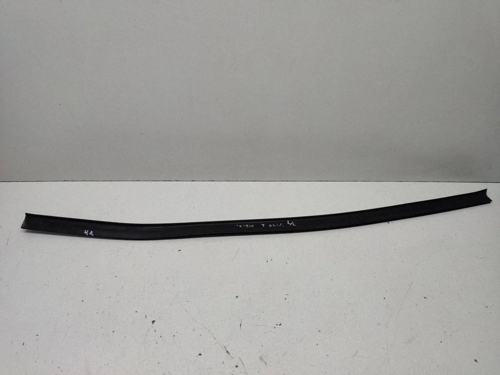 Sliding door rubber seal – Mercedes-Benz Vito Viano W447 (2014-)