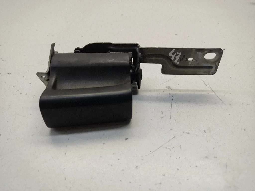 Sliding door interior handle – right