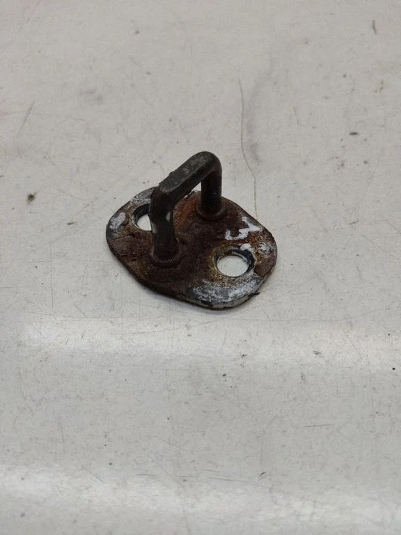Loading door lock loop/hook striker – rear