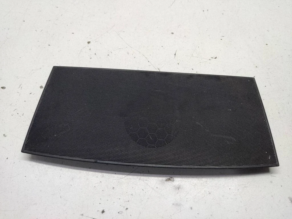 Dash center speaker trim cover – Mercedes-Benz Sprinter W906 (2006-2018)