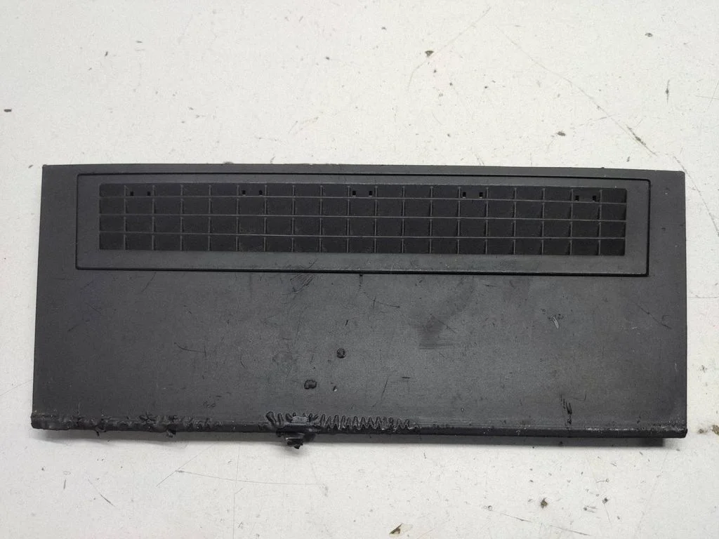Armatuurlaua õhutusresti kate – BMW 7-seeria E65 E66 (2001-2008)