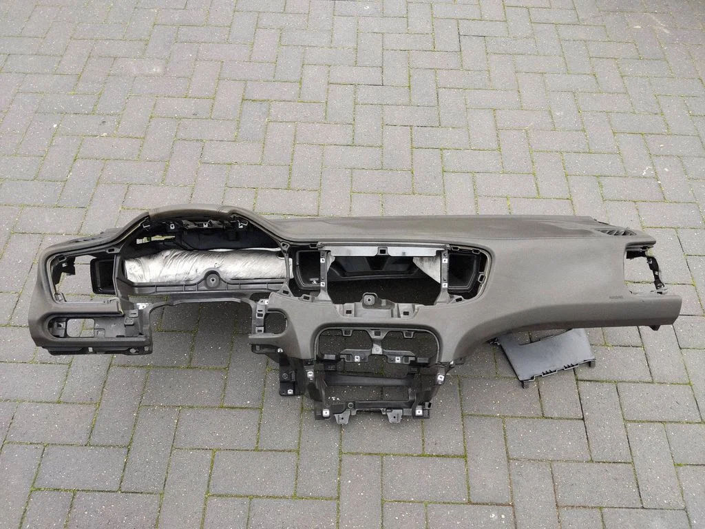 Dashboard 84721-j7aa0