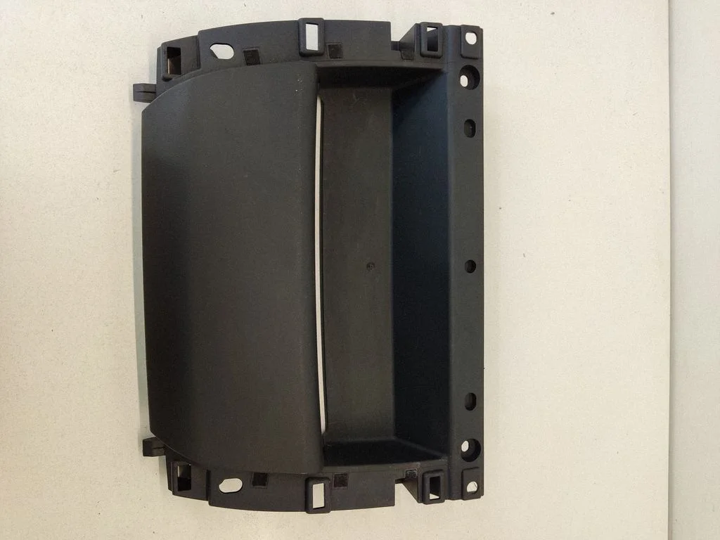 Dashboard center trim panel – Ford Focus C-MAX (2003-2010)