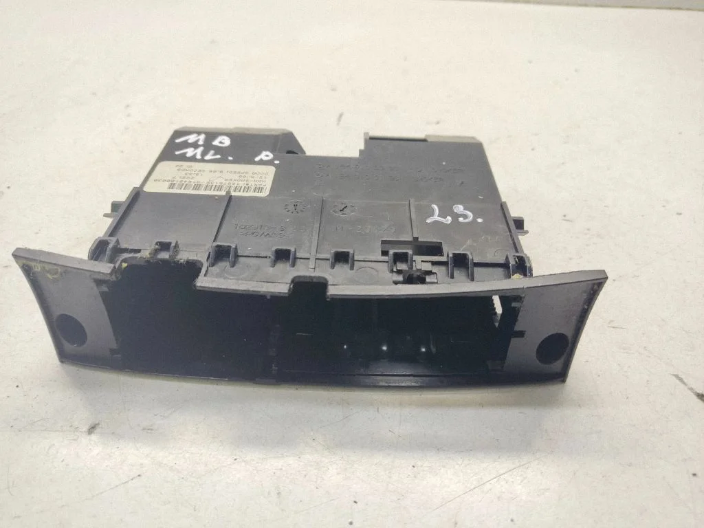 Car ashtray trim – Mercedes-Benz ML-Class W164 (2005-2011)