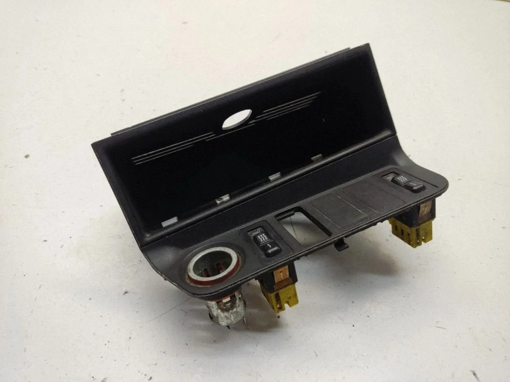 Armatuurlaua panipaik – BMW Z3 E36 (1994-2002)