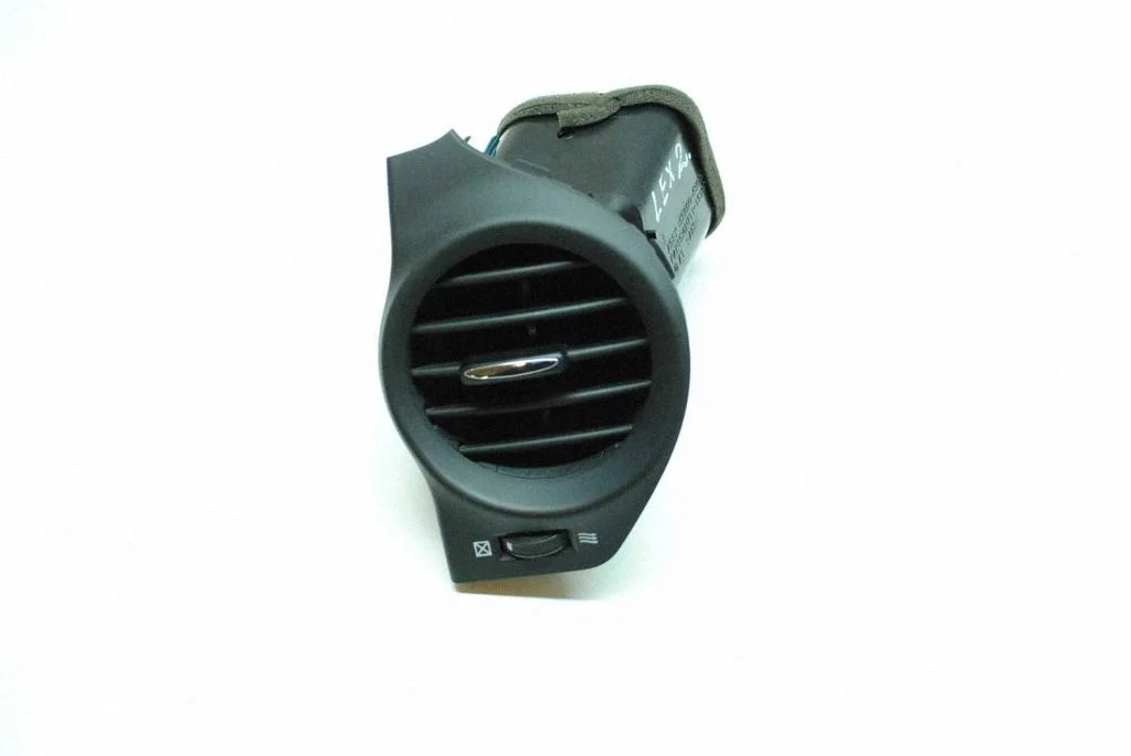 Dashboard side air vent grill/cover trim – Lexus IS 220D-250-350 (2006-2013)