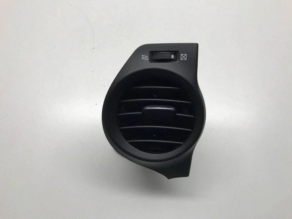 Dashboard side air vent grill/cover trim – Lexus IS 220D-250-350 (2006-2013)