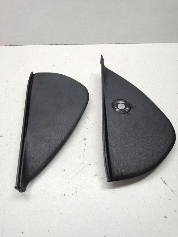 Dashboard side end trim 84780J7000