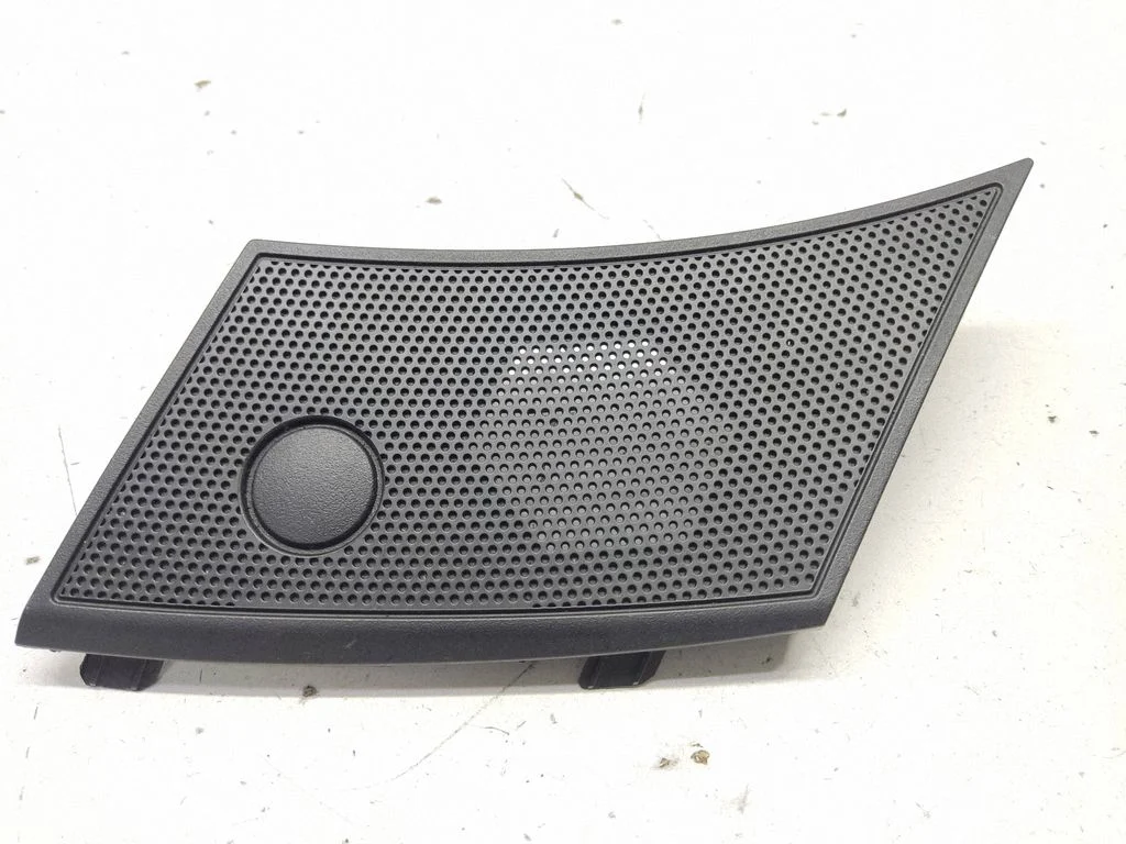 Side speaker trim/cover – Nissan Qashqai+2 (2008-2010)