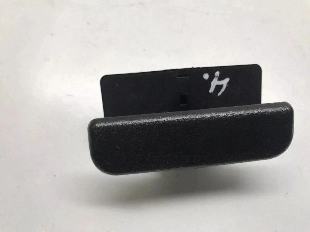 Glove box handle – Mitsubishi Outlander (2001-2007)