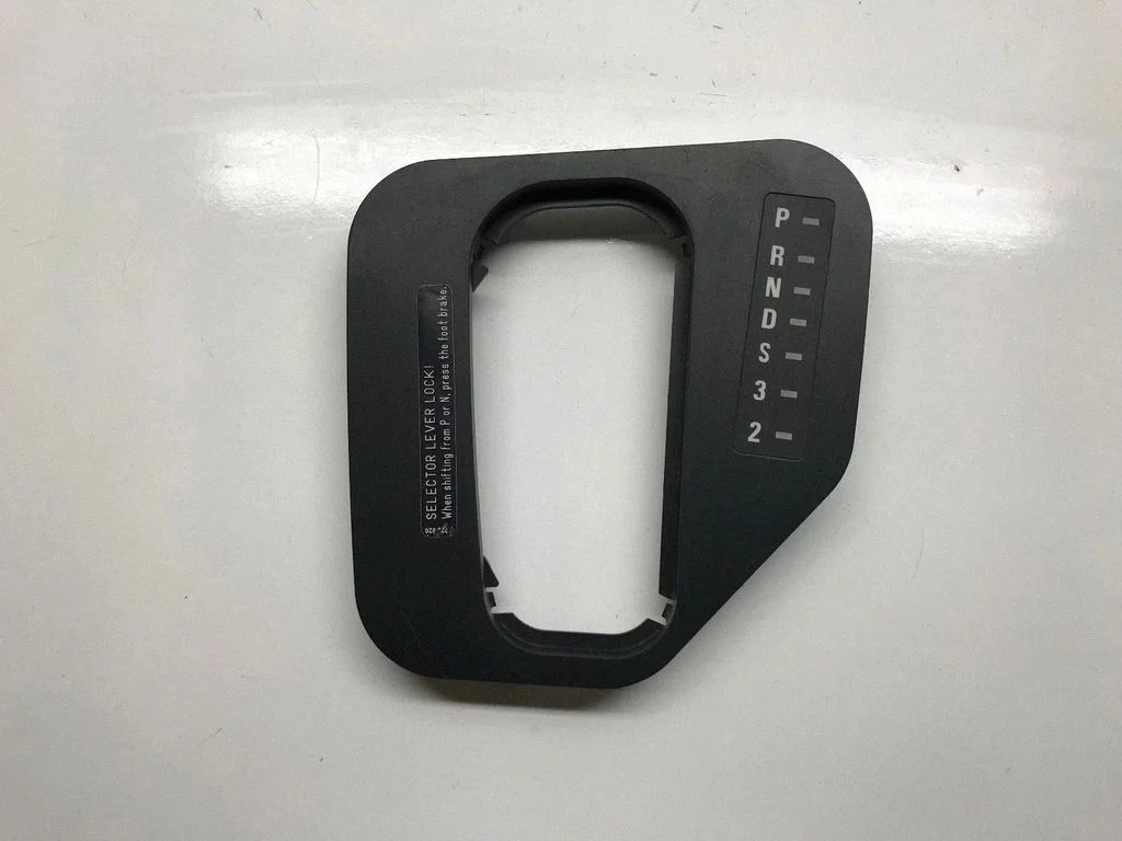 Gear shifter surround trim plastic – BMW 5 Series E39 (1996-2003)