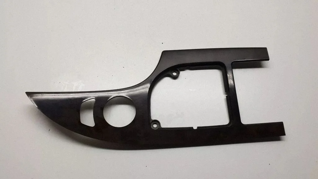 Gear shifter surround trim plastic 6951130