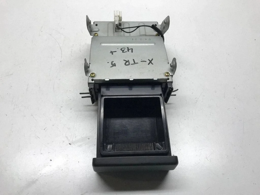 Ashtray (front) – Nissan X-Trail T30 (2001-2007)