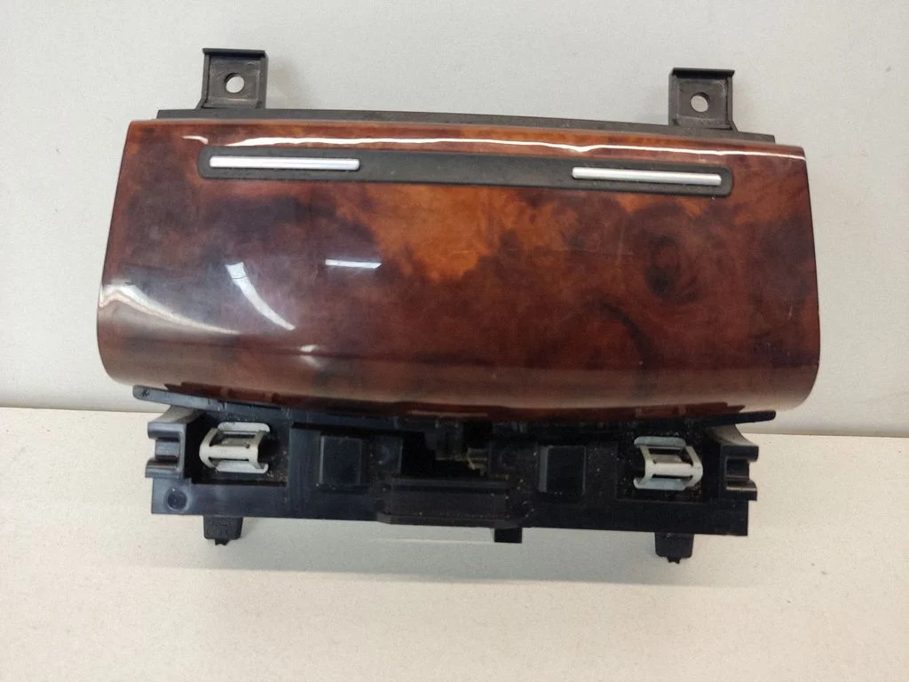 Ashtray (front) – Audi A3 S3 8P (2003-2012)