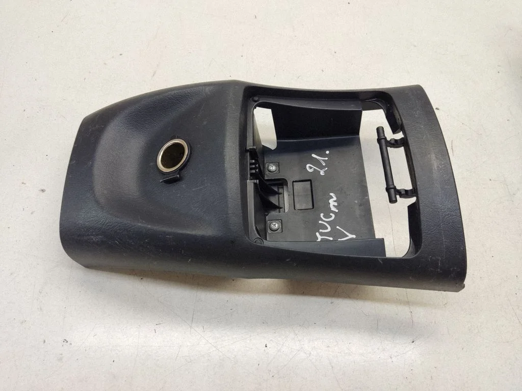 Ashtray trim (rear) – Hyundai Tucson JM (2004-2009)