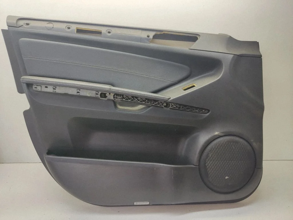 Front door card panel trim – Mercedes-Benz ML-Class W164 (2005-2011)