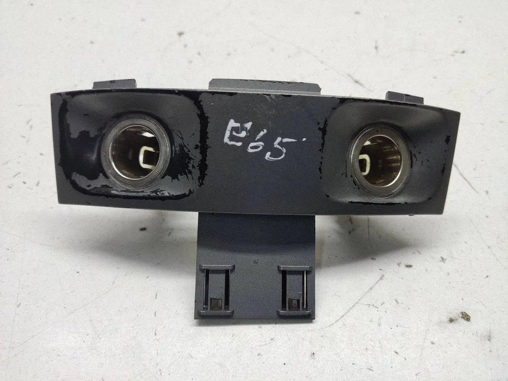 Cigarette lighter rear – BMW 7 Series E65 E66 (2001-2008)