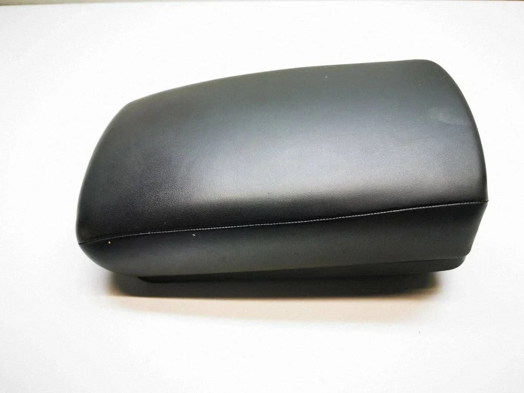 Armrest – front
