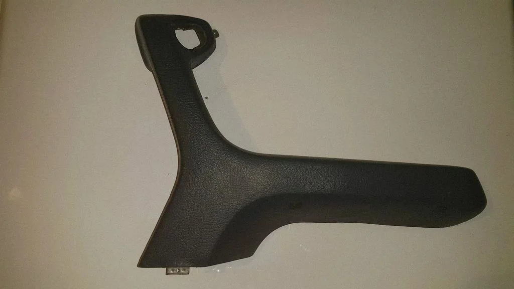 Front door interior handle – BMW 3 Series E30 (1983-1994)
