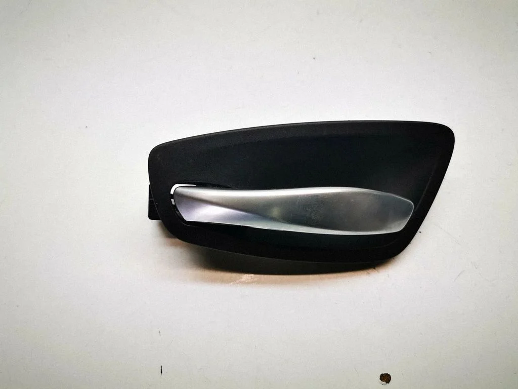 Front door interior handle – BMW 1 Series E82 E88 (2007-2014)
