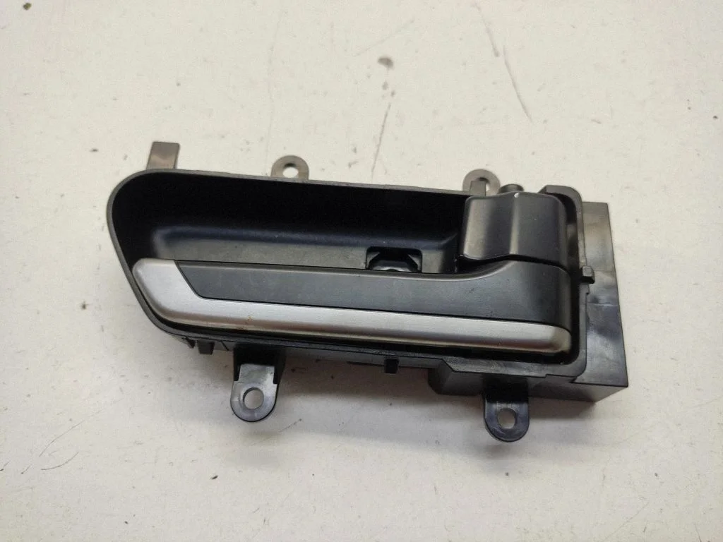 Front door interior handle – Nissan Murano Z50 (2002-2008)