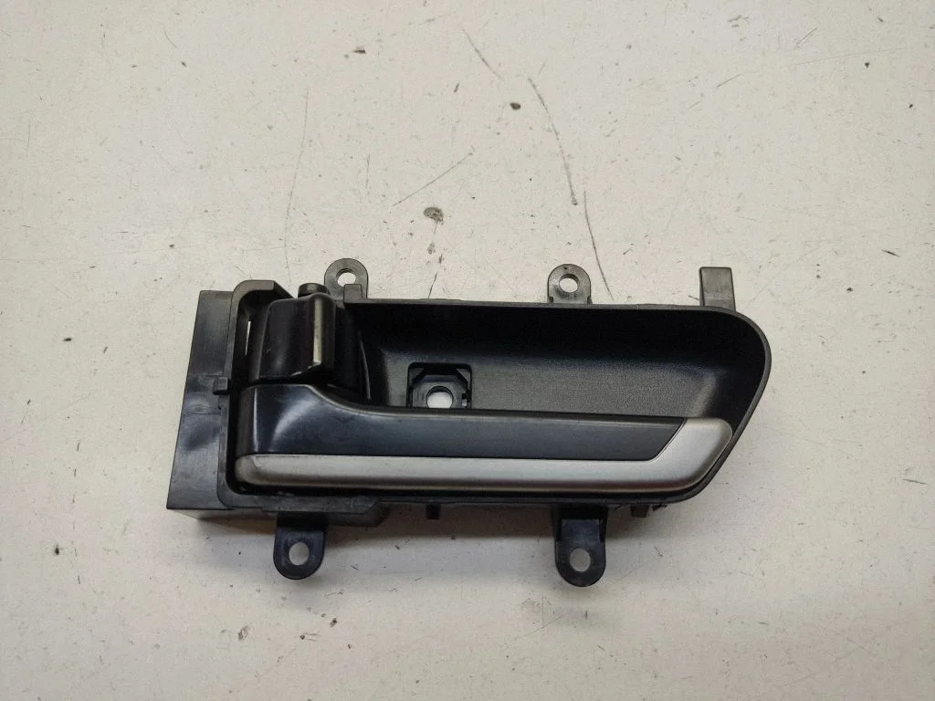 Front door interior handle – Nissan Murano Z50 (2002-2008)