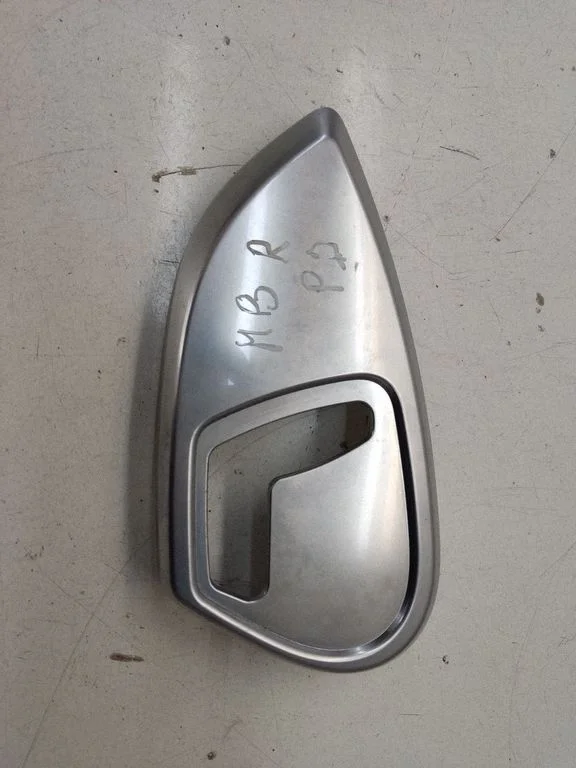 Osłona przełącznika regulacji fotela – Mercedes-Benz Klasa R W251 (2005-2013)