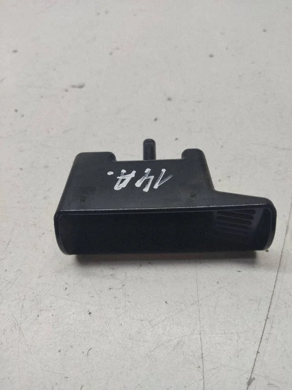 Rear door ashtray – BMW 5 Series E60 E61 (2004-2010)