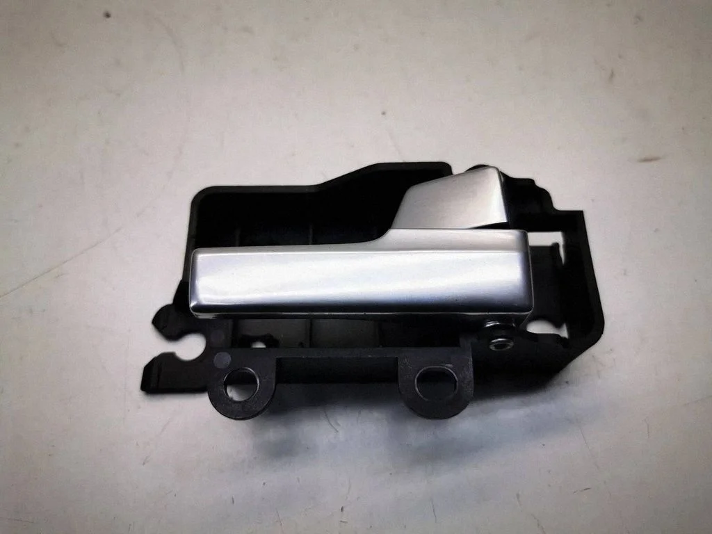 Rear door interior handle trim – Ford Focus C-MAX (2003-2010)