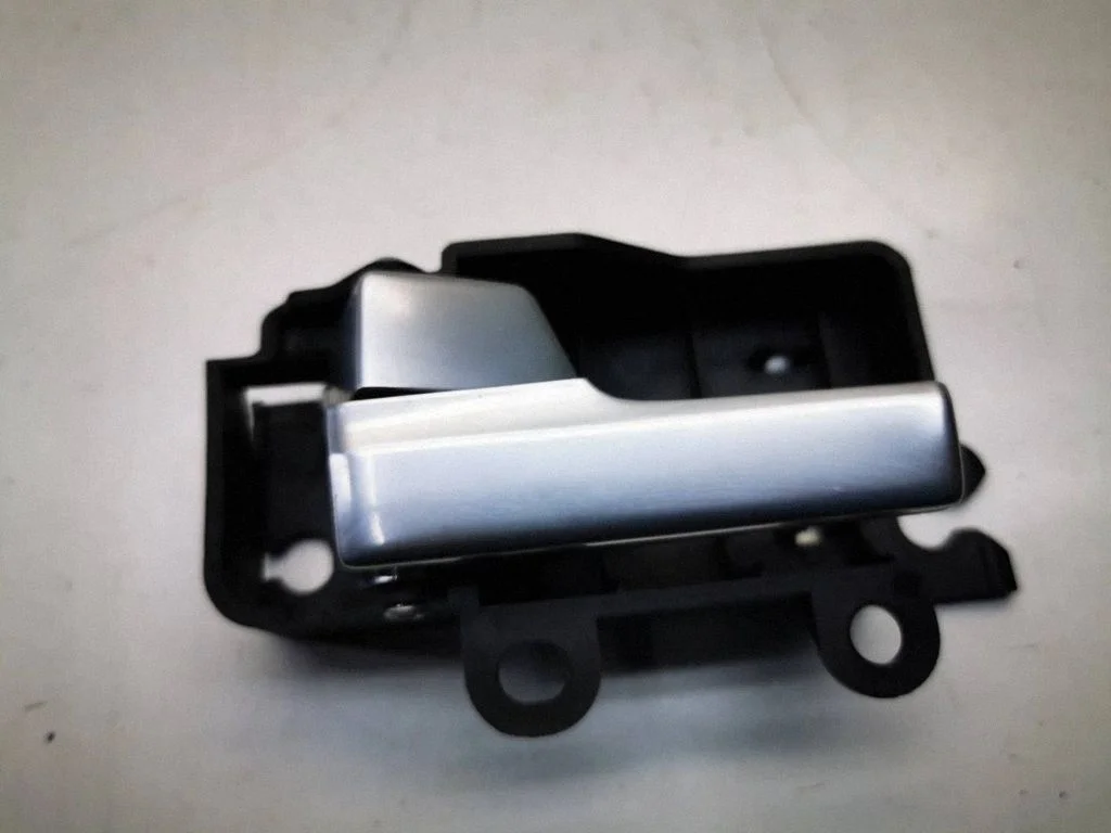 Rear door interior handle trim – Ford Focus C-MAX (2003-2010)