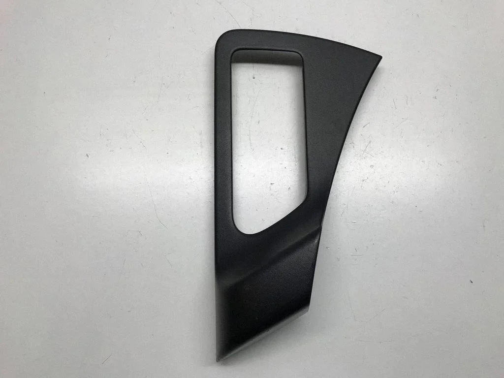 Rear door handle trim – right