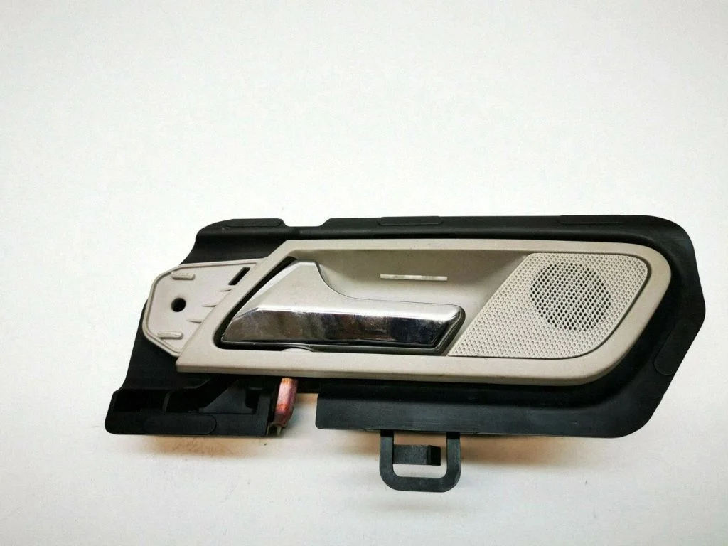 Rear door interior handle trim – Mercedes-Benz R-Class W251 (2005-2013)